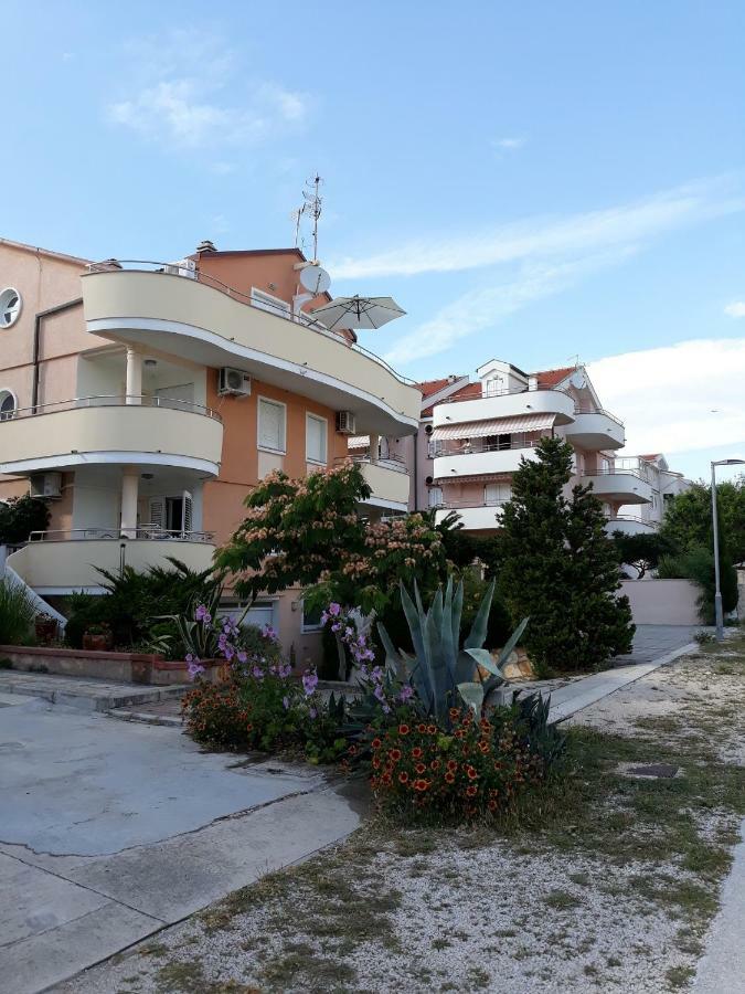 Marina & Luka Apartamento Povljana Exterior foto